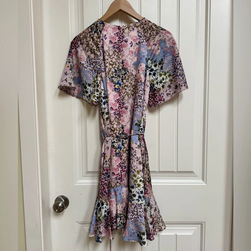Ted Baker Lalu Urban Printed Fluted Hem Mini Pastel Floral Dress. Ted 2 (US 6) - Picture 3 of 10